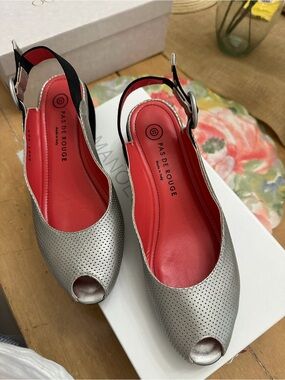 Pas de Rouge Silver Peep-Toe Slingback Mules with Red Insole